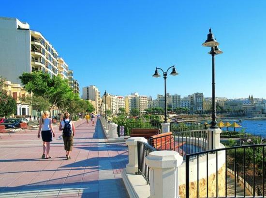 Perfect Location, Idyllic 2Br Apartment Sliema Exterior photo