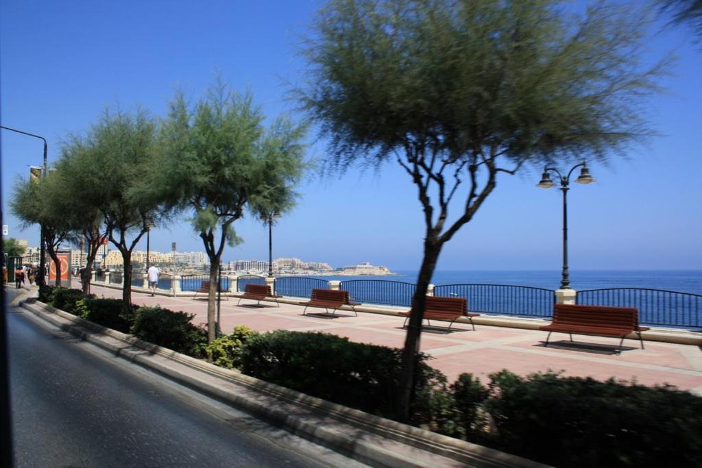 Perfect Location, Idyllic 2Br Apartment Sliema Exterior photo